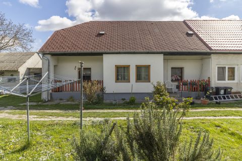Eladó Ház 8145 Nádasdladány 