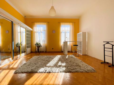 Eladó Lakás 7621 Pécs 