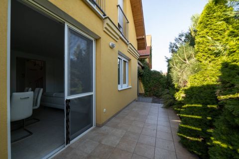 Kiadó Ház 6000 Kecskemét Kiadó nappali+5 szobás sorház, garázzsal