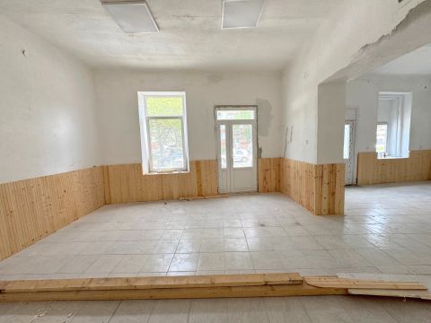 Kiadó Üzlethelyiség 4400 Nyíregyháza , Belváros