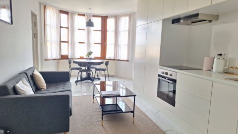 Kiadó Lakás 1012 Budapest 1. kerület , Hattyú házban gyönyörű lakás GARÁZZSAL