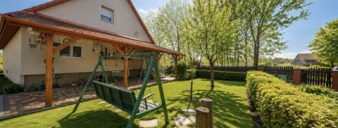 Eladó Ház 1188 Budapest 18. kerület , Budapest XVIII. kerület Erdőskerti családi otthon