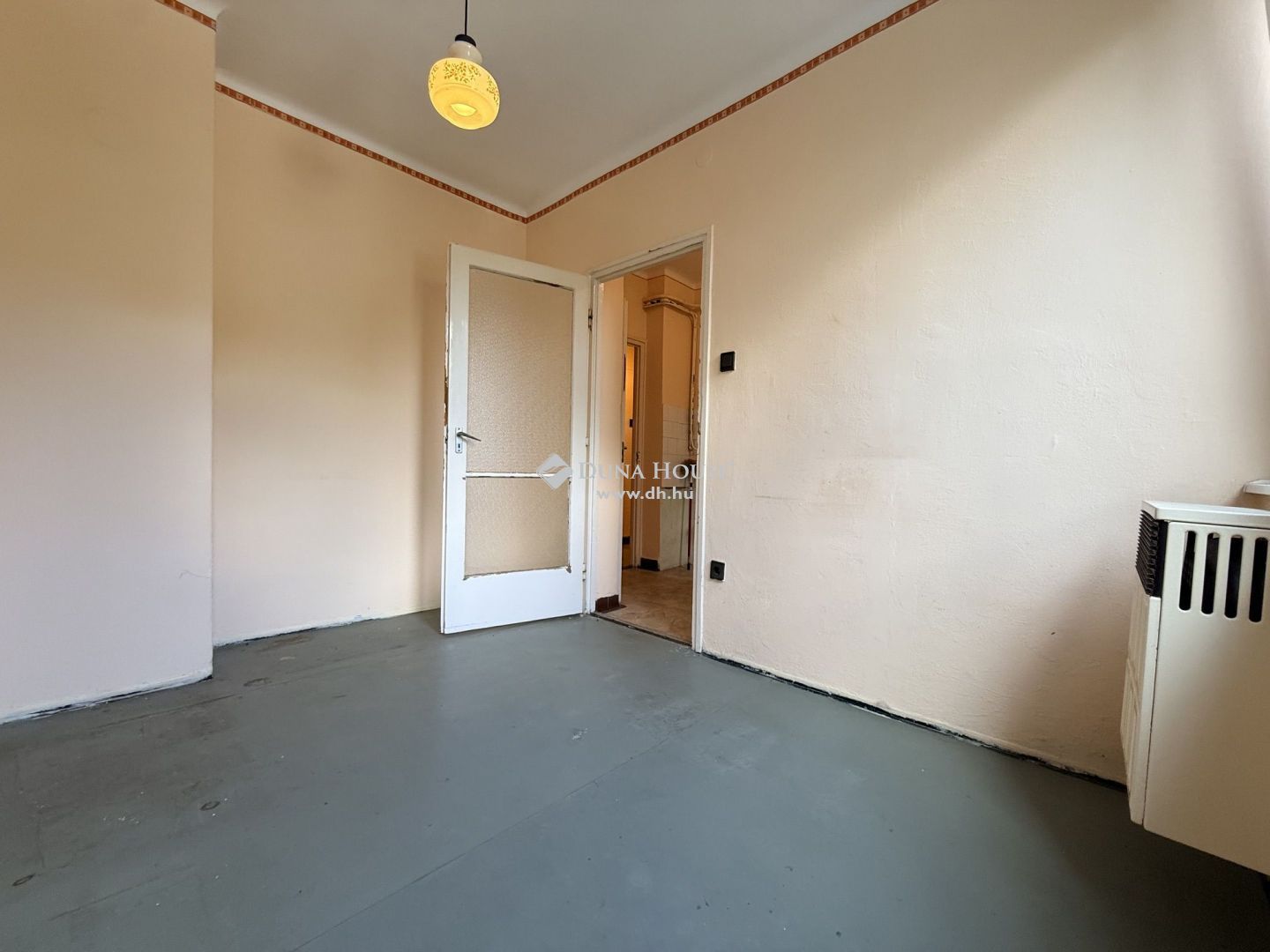 Első emeleti, háromszobás téglalakás Kalocsán – LK092472