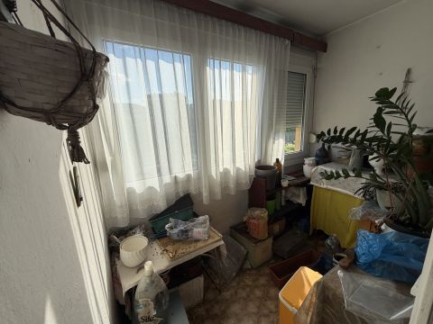 Eladó Lakás 1035 Budapest 3. kerület , Flórián tér közelében