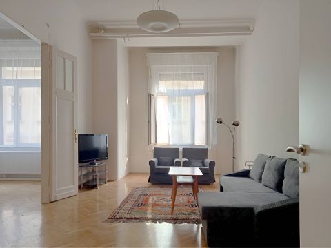 Kiadó Lakás 1051 Budapest 5. kerület Bazilikánál a Zrínyi utcában