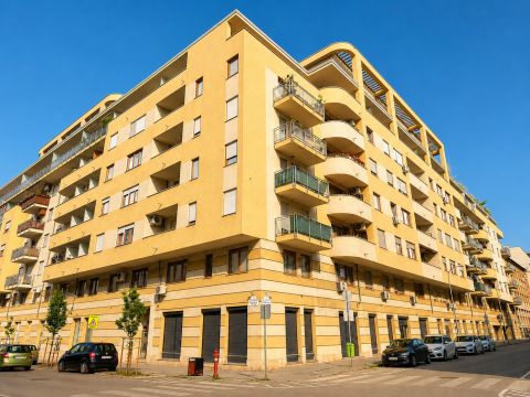Eladó Lakás 1081 Budapest 8. kerület 