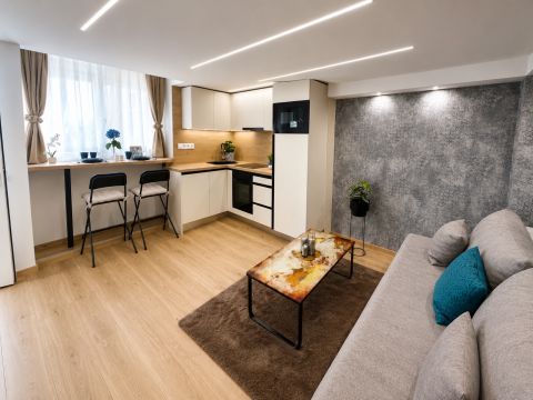 Eladó Lakás 1071 Budapest 7. kerület , Damjanich utcában felújított belső két szintes lakások