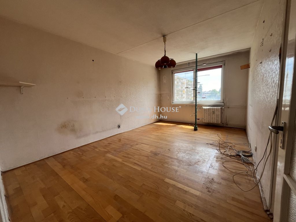 For sale Flat Budapest XV. kerület, 