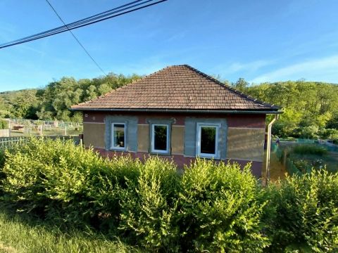 Eladó Ház 2655 Kisecset , Petőfi