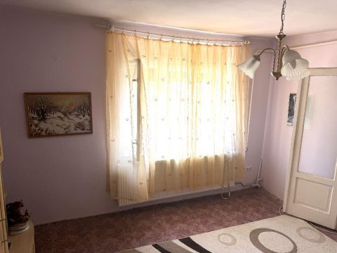 Eladó Ház 2080 Pilisjászfalu 2080 Pilisjászfalu, Állomás mellett