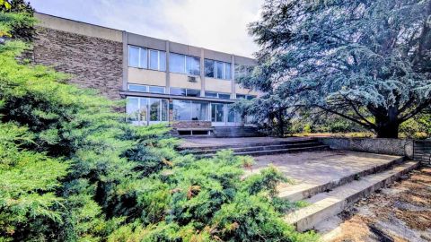 Eladó Iroda 8600 Siófok , Siófok csendes részén 