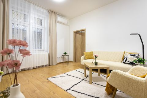 Eladó Lakás 1133 Budapest 13. kerület , Újlipótvárosban azonnal költözhető, bútorozott lakás