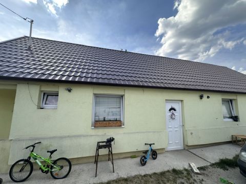 Eladó Ház 8083 Csákvár Csákvár frekventált részén