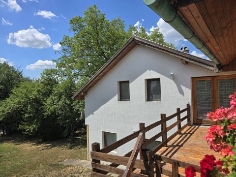 Eladó Lakás 8093 Lovasberény Lovasberény 128nmm-es ház 