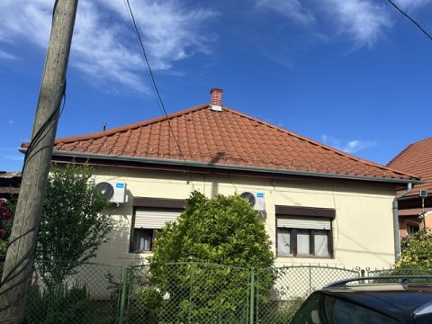 Eladó Ház 2464 Gyúró 