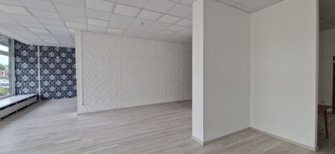 Kiadó Üzlethelyiség 4400 Nyíregyháza , Belváros közeli 