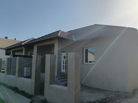 Eladó Ház 2740 Abony Központ közelében