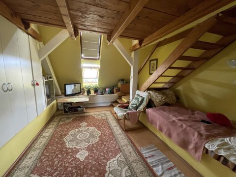 Eladó Lakás 1065 Budapest 6. kerület , Nagymező utca, remek manzárdlakás, liftes ház!