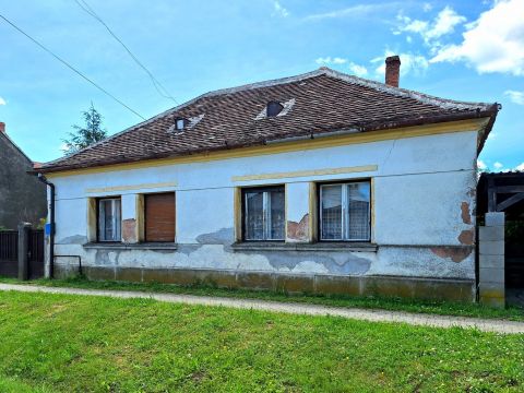 Eladó Ház 9747 Vasszilvágy , CSALÁDI HÁZ GARÁZZSAL, MELLÉKÉPÜLETTEL, NAGY KERTTEL!