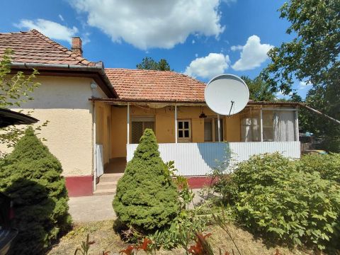 Eladó Ház 3000 Hatvan , 3000 Hatvan, Központhoz közel
