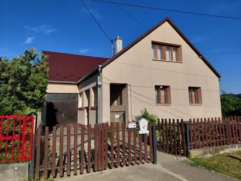 Eladó Ház 2694 Magyarnándor Iskola előtt
