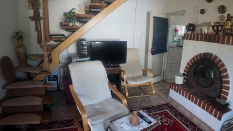 Eladó Ház 8315 Gyenesdiás Pöttyös bögre reggeliző