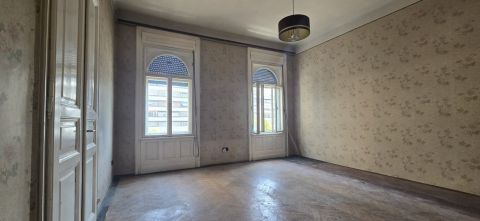 Eladó Lakás 1087 Budapest 8. kerület , Erkel színház közelében - jó befektetés- önálló HRSZ!