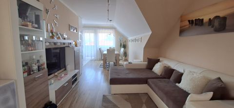 Eladó Lakás 9700 Szombathely , Szombathely mellett , nappali + 3 szobás fiatalos szép lakás