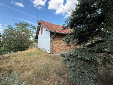 Eladó Ház 6041 Kerekegyháza Tanya, Magtár, 2x300 m2 Istálló, 4 hektár területtel