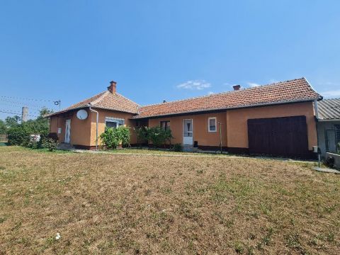 Eladó Ház 4066 Tiszacsege , 4066 Tiszacsege, Kertváros