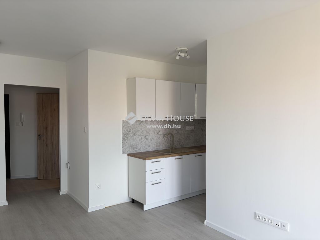 For rent Flat Budapest XV. kerület, 