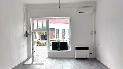 Eladó Üzlethelyiség 2510 Dorog 