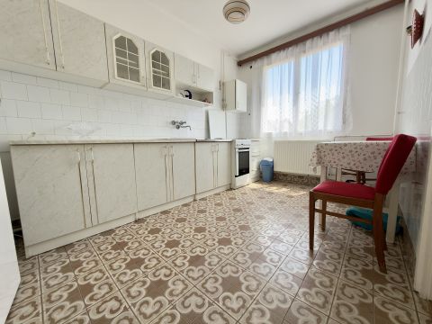 Eladó Ház 6000 Kecskemét , PETŐFIVÁROS csendes utcájában