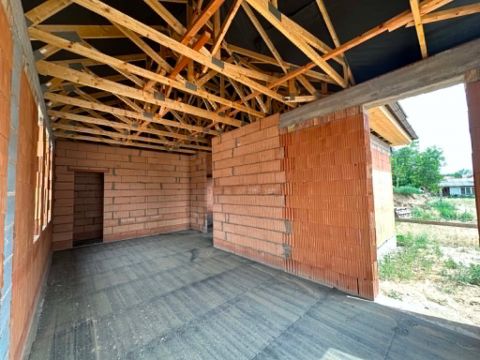 Eladó Ház 2724 Újlengyel Csendes utcában