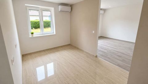 Eladó Lakás 9600 Sárvár , Fekethíd utca közelében