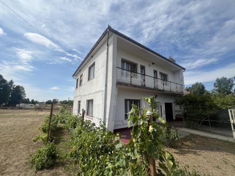 Eladó Ház 2735 Dánszentmiklós , Irsai út