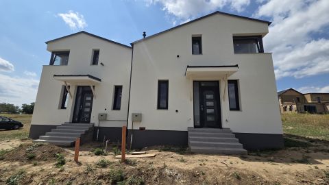 Eladó Ház 2600 Vác Csősz utca