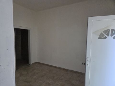 Eladó Lakás 2628 Szob 