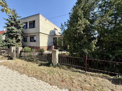 Eladó Ház 2440 Százhalombatta , Számtalan lehetőséget rejtő ingatlan 