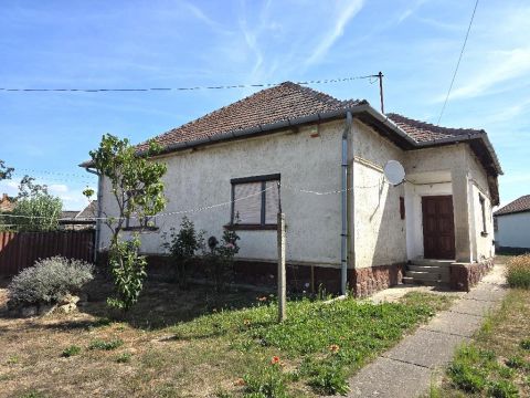 Eladó Ház 5244 Tiszaszőlős 5244 Tiszaszőlős, Központi