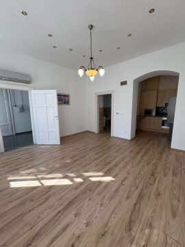 Eladó Lakás 9400 Sopron , Várkerület
