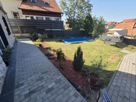 Eladó Lakás 7635 Pécs , POTE feletti kertkapcsolatos lakás