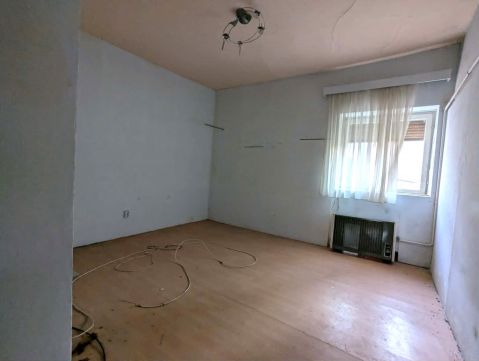 Eladó Ház 6000 Kecskemét Kecskemét- Erzsébetváros felújitandó/bontandó  házrész eladó