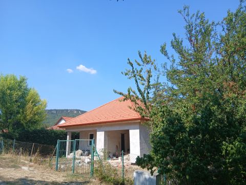 Eladó Ház 2013 Pomáz 