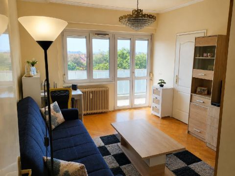 Eladó Lakás 9011 Győr , 9022 Győr, Győri nemzeti szinház