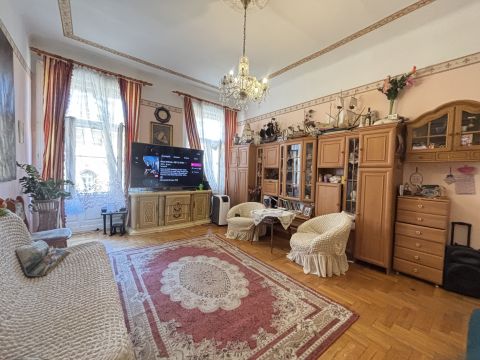 Eladó Lakás 1088 Budapest 8. kerület , 3.EMELTI, SZUPER KÖZLEKEDÉS