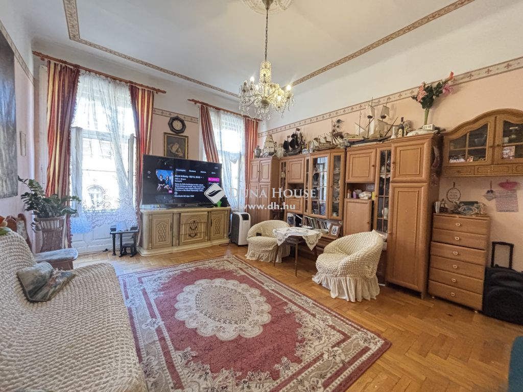 1088 Budapest 8. kerület , 3.EMELTI, SZUPER KÖZLEKEDÉS — 1/10