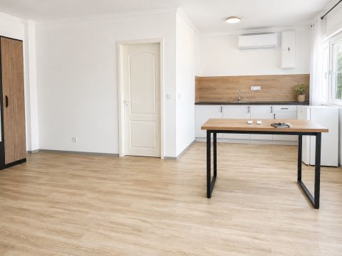 Kiadó Ház 9183 Mosonszentmiklós , Vasút sor