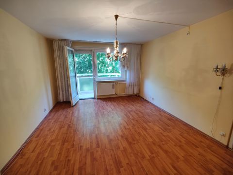 Eladó Lakás 1107 Budapest 10. kerület X.kerület Somfa köz 1+2 félszobás 1.emeleti erkélyes lakás