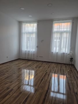 Eladó Lakás 1054 Budapest 5. kerület , Holad utca
